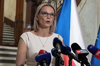 Ministryně Mrázová se vzdala postu zastupitelky v Bílině - Seznam Zprávy